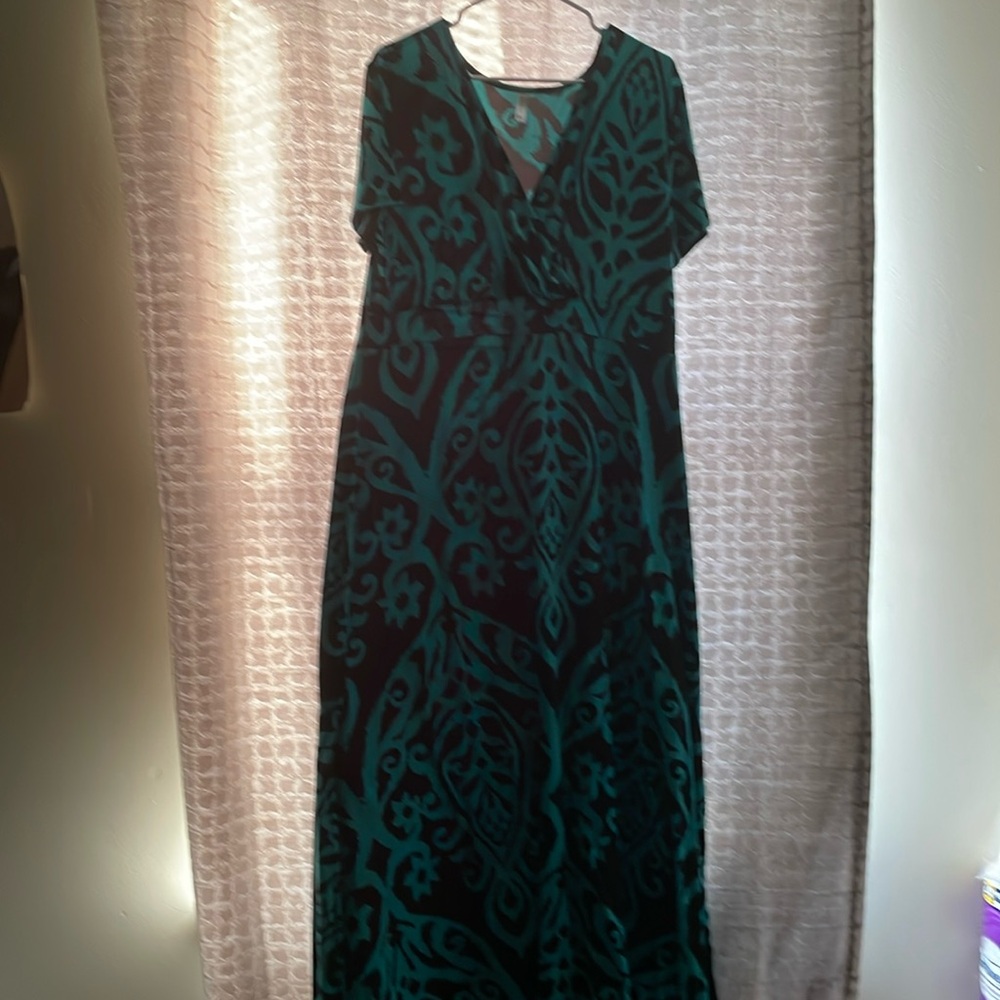 Poseshe. Size 2XL. Royal blue and black pattern.